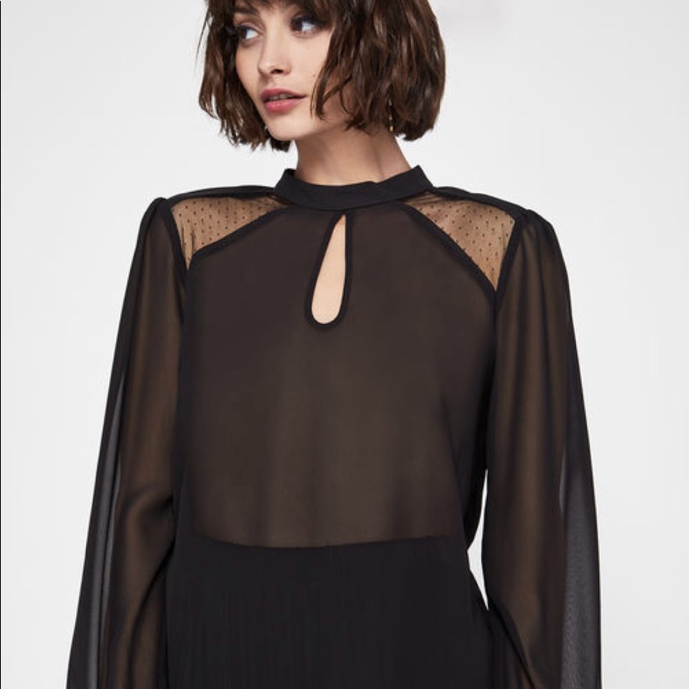 Double key hole chiffon shirt